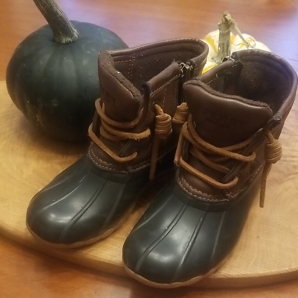 Sperry Brown and Black Kids Boots